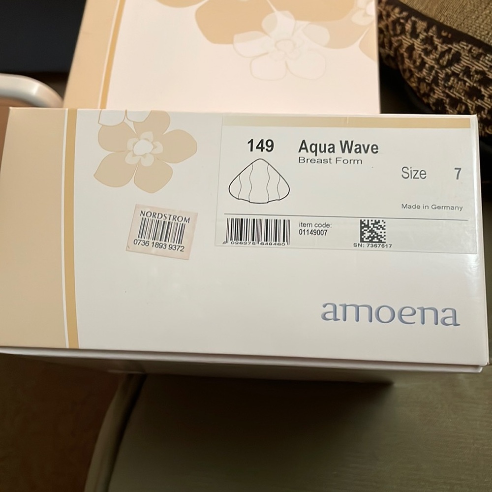 Amoena Swim Breast Form sz 7, like new